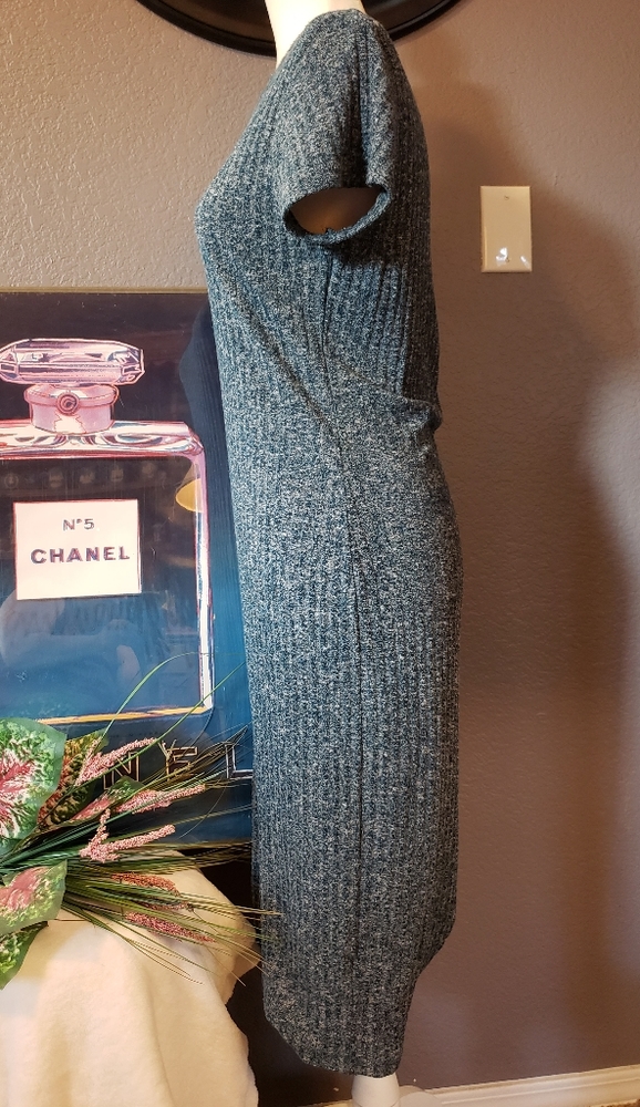 Dress - Picture 5 of 11